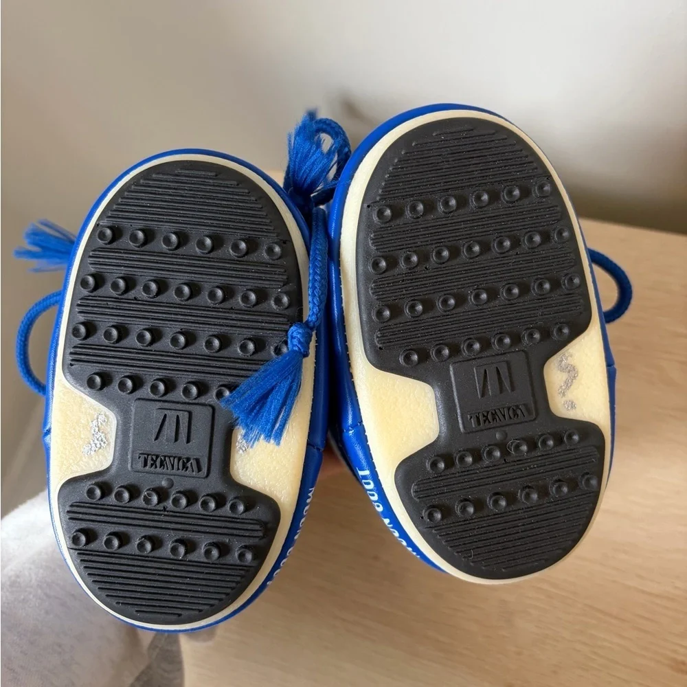 New Moon Boots Icon snow boots toddler 4C/6.5C